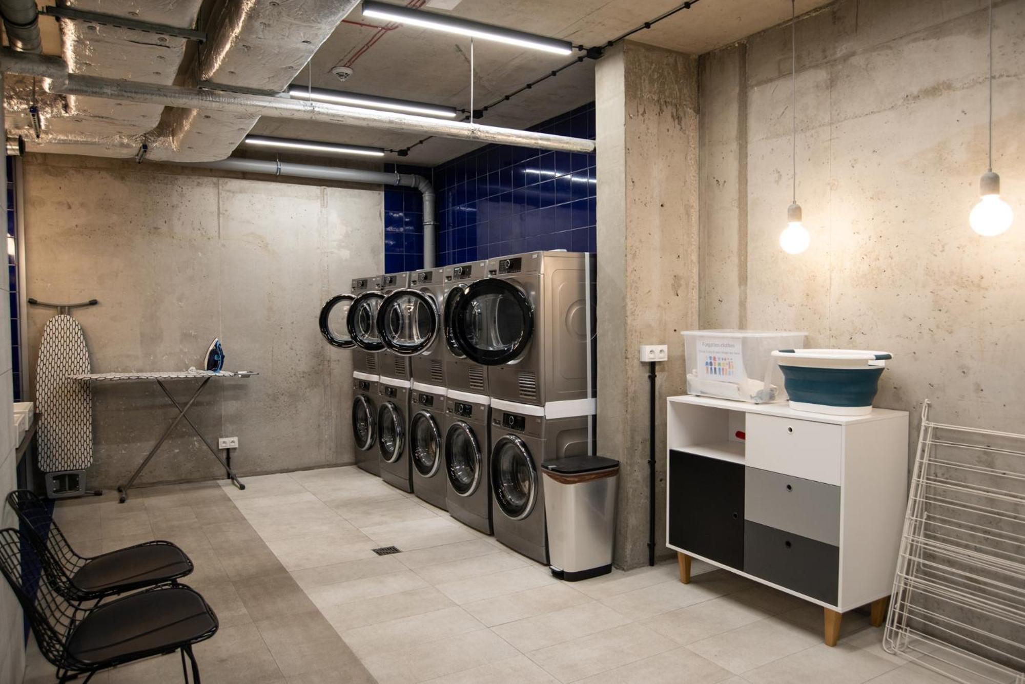 Ht Nest Coliving Apartment Varşovia Exterior foto