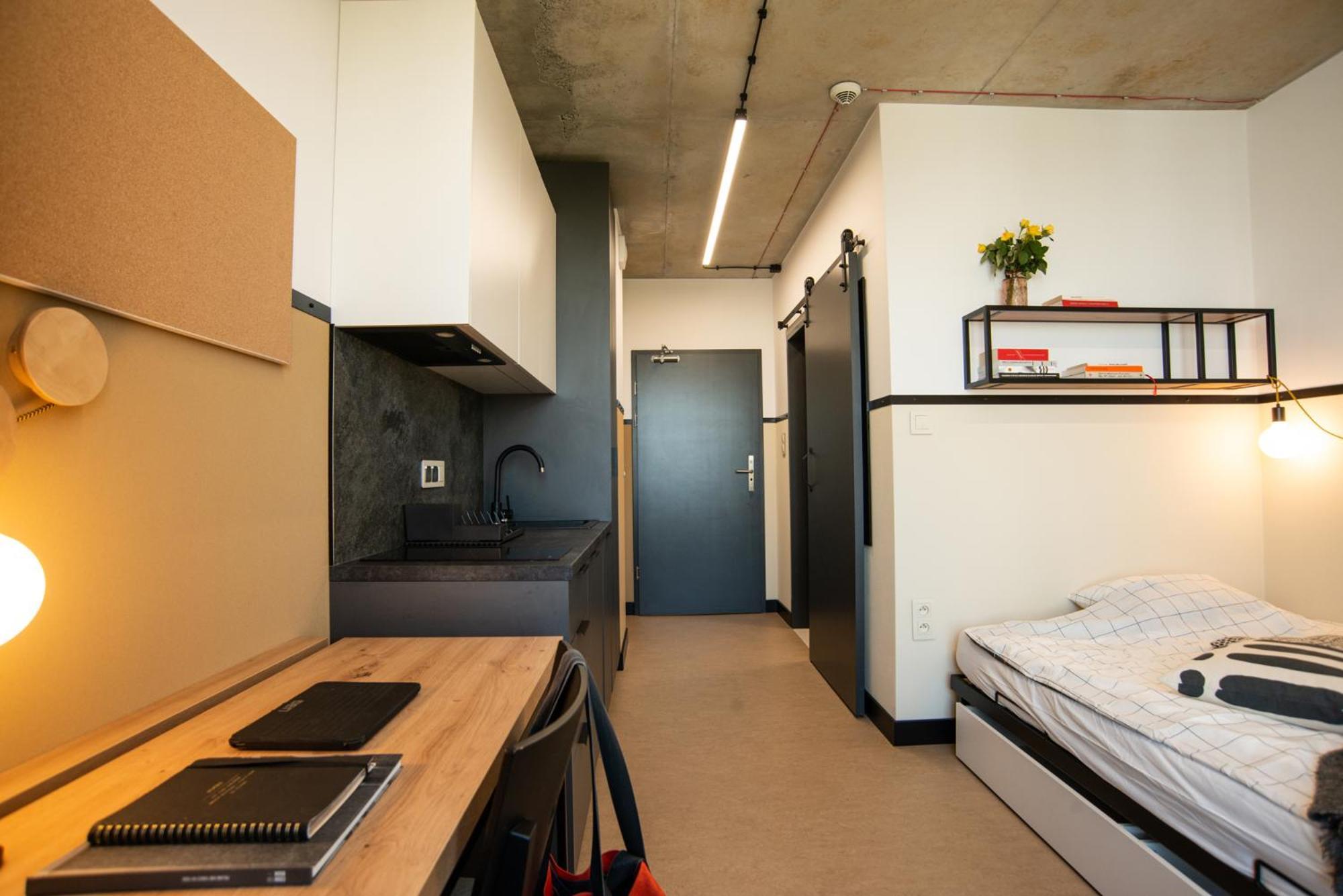 Ht Nest Coliving Apartment Varşovia Exterior foto