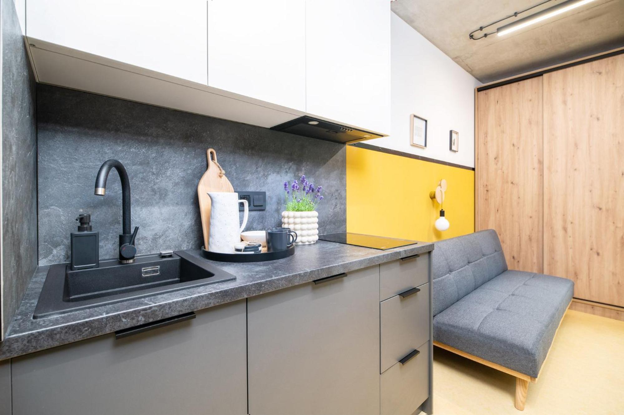 Ht Nest Coliving Apartment Varşovia Exterior foto